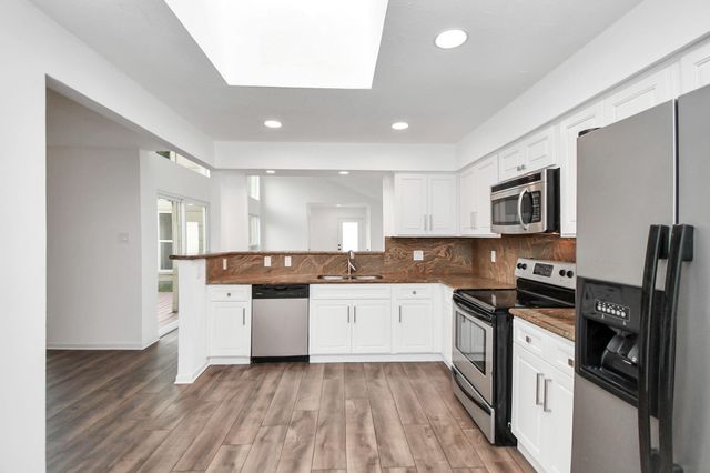 1914 Courtney Lane Drive, Houston, TX 77042