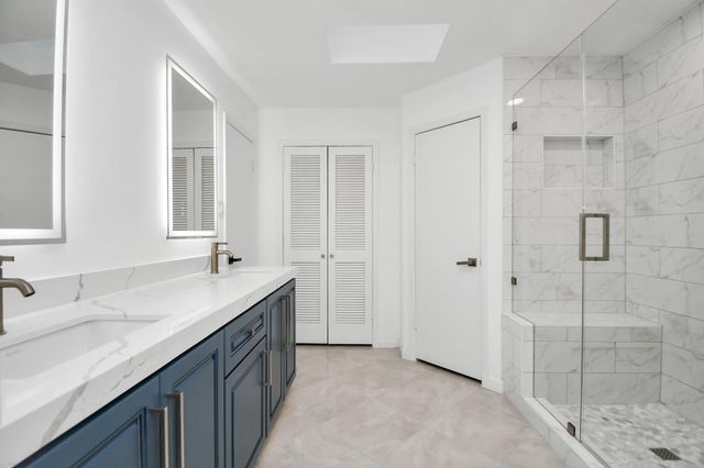 1914 Courtney Lane Drive, Houston, TX 77042