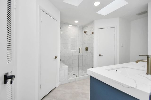 1914 Courtney Lane Drive, Houston, TX 77042