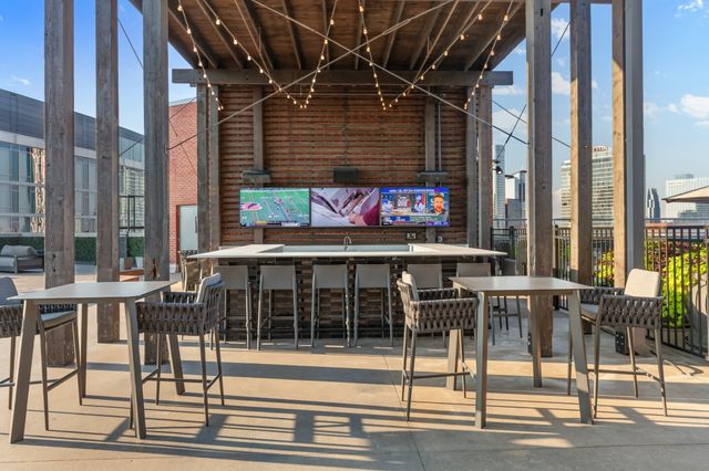 600 12th Ave S Apt 902, Nashville, TN 37203