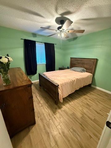 917 Park Place Boulevard, Midlothian, TX 76065