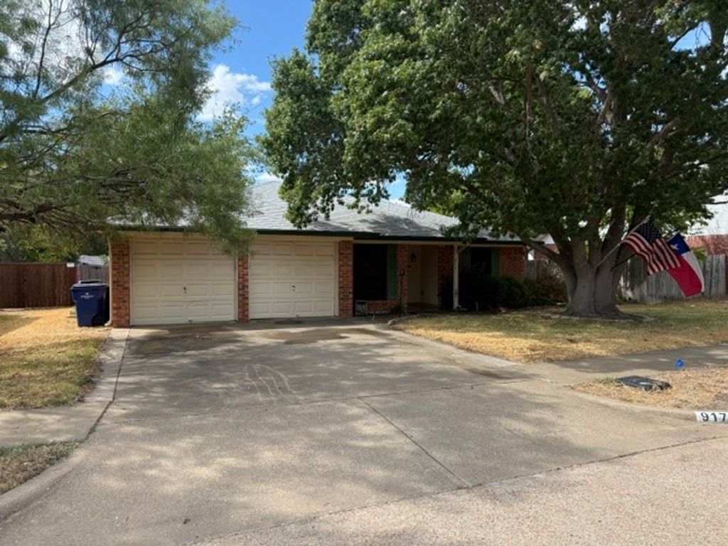 917 Park Place Boulevard, Midlothian, TX 76065
