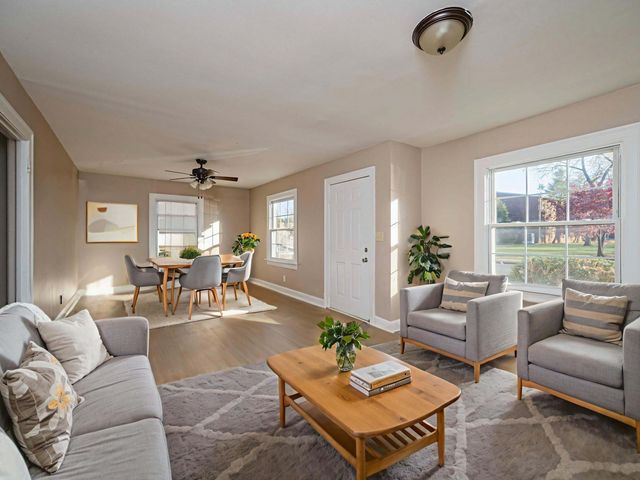 1009 Greenland Dr, Murfreesboro, TN 37130