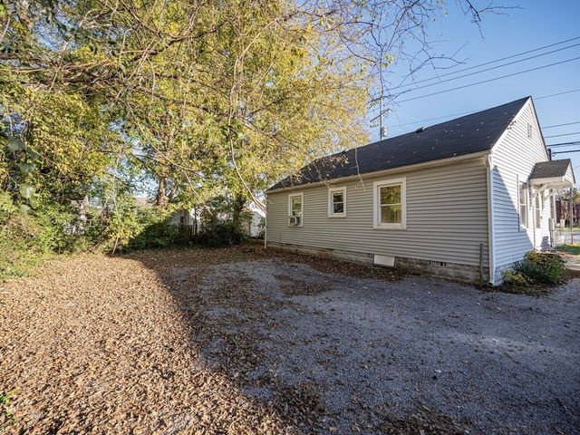 1009 Greenland Dr, Murfreesboro, TN 37130