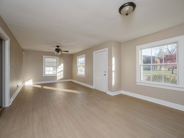 1009 Greenland Dr, Murfreesboro, TN 37130