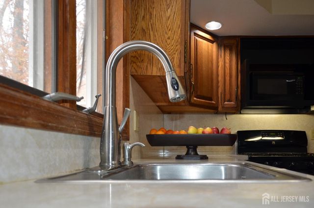 541 Lyman Avenue, Woodbridge Proper, NJ 07095