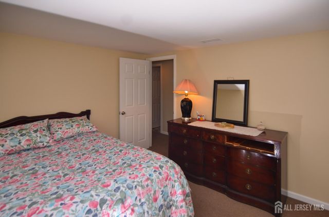 541 Lyman Avenue, Woodbridge Proper, NJ 07095