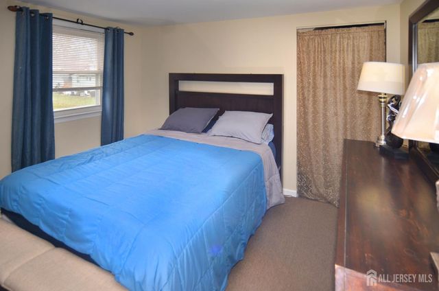 541 Lyman Avenue, Woodbridge Proper, NJ 07095