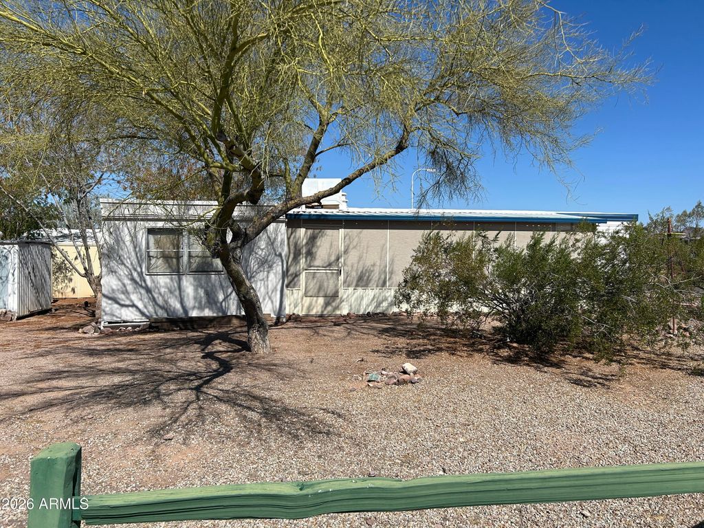 Image 2 of property listing at 939 N Acacia Road 1, Apache Junction, AZ 85119
