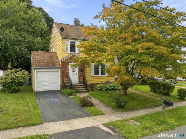 12 West Helen Street, Hamden, CT 06514