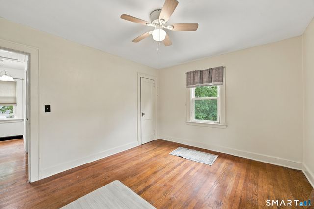 12 West Helen Street, Hamden, CT 06514
