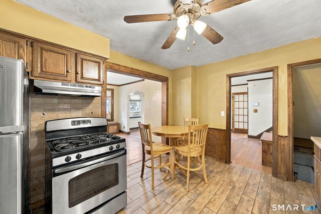 12 West Helen Street, Hamden, CT 06514