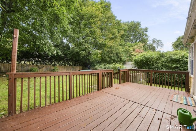 12 West Helen Street, Hamden, CT 06514