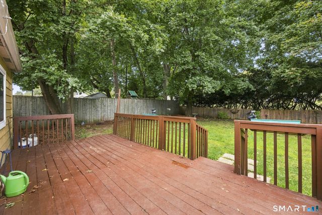 12 West Helen Street, Hamden, CT 06514