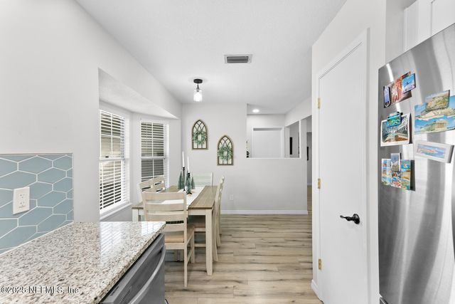 3989 HUNTERS LAKE Circle E, Jacksonville, FL 32210