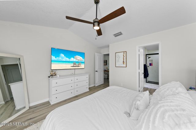 3989 HUNTERS LAKE Circle E, Jacksonville, FL 32210