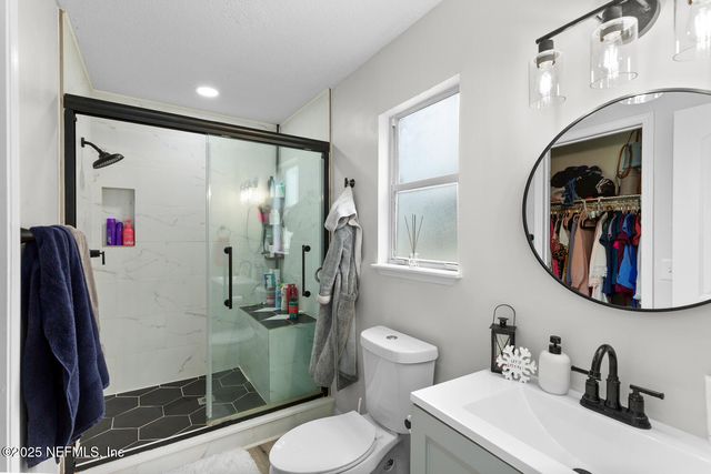 3989 HUNTERS LAKE Circle E, Jacksonville, FL 32210