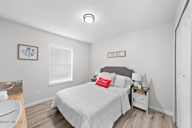 3989 HUNTERS LAKE Circle E, Jacksonville, FL 32210