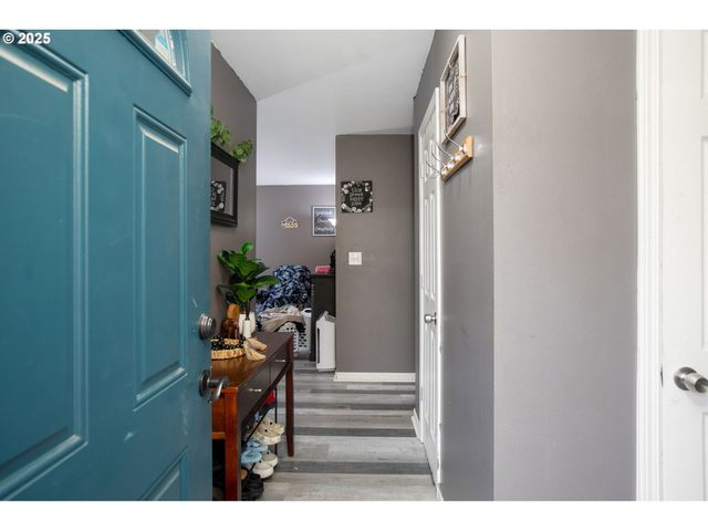 663 E 4TH Ave, Riddle, OR 97469