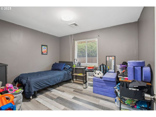 663 E 4TH Ave, Riddle, OR 97469