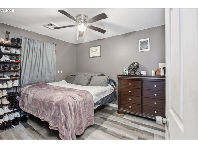 663 E 4TH Ave, Riddle, OR 97469