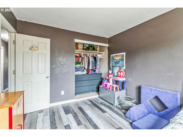 663 E 4TH Ave, Riddle, OR 97469