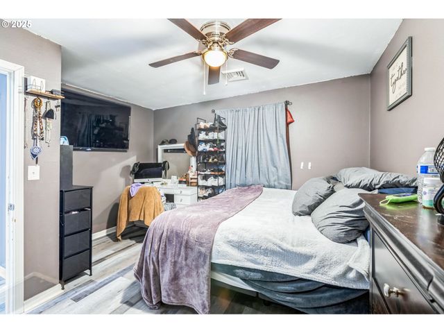 663 E 4TH Ave, Riddle, OR 97469