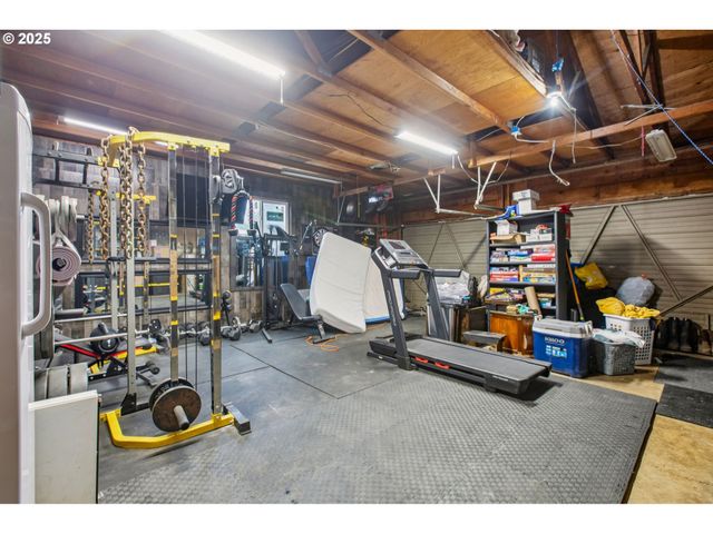 663 E 4TH Ave, Riddle, OR 97469