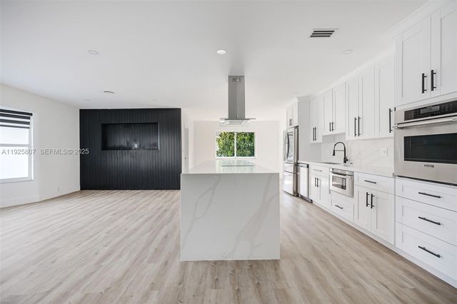 1830 NE 65th Ct, Fort Lauderdale, FL 33308