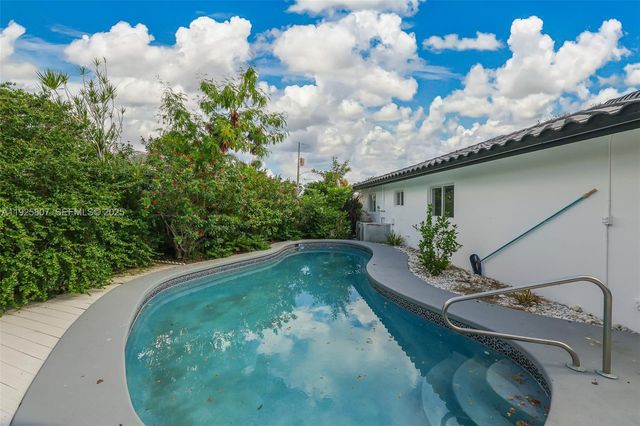 1830 NE 65th Ct, Fort Lauderdale, FL 33308