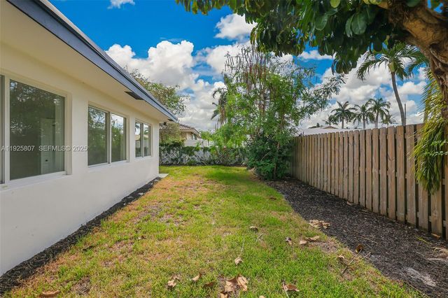 1830 NE 65th Ct, Fort Lauderdale, FL 33308