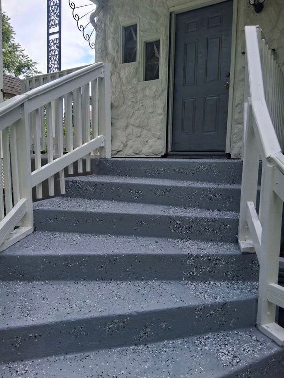 8518 S Muskegon Avenue, Chicago, IL 60617 — photo 2