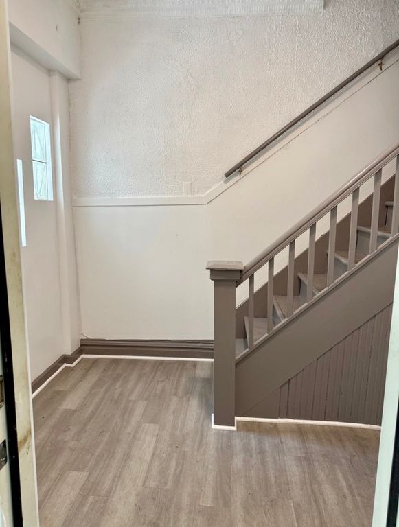 8518 S Muskegon Avenue, Chicago, IL 60617 — photo 5