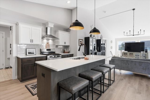 10723 Knollwood Lane, Woodbury, MN 55129