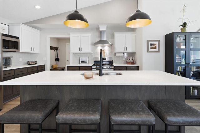 10723 Knollwood Lane, Woodbury, MN 55129