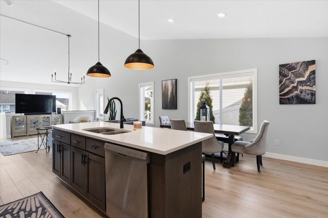 10723 Knollwood Lane, Woodbury, MN 55129