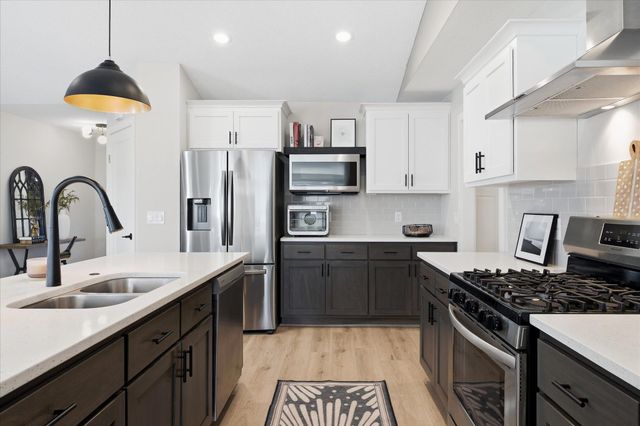 10723 Knollwood Lane, Woodbury, MN 55129