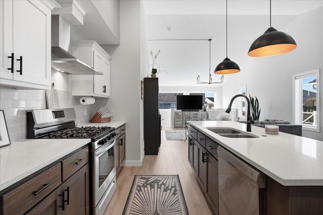 10723 Knollwood Lane, Woodbury, MN 55129