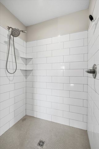 10723 Knollwood Lane, Woodbury, MN 55129