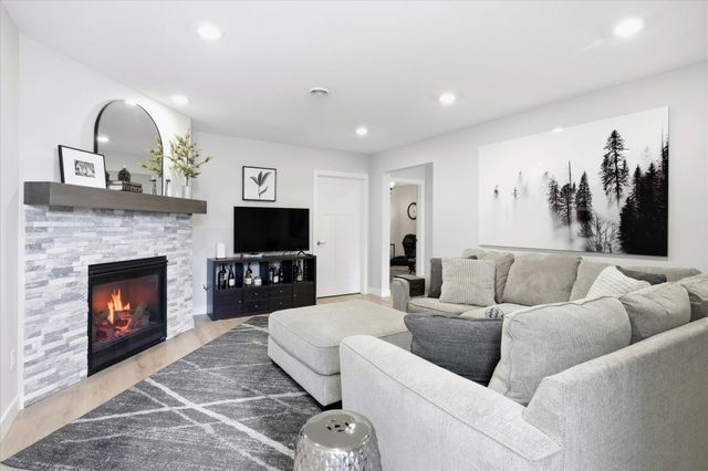 10723 Knollwood Lane, Woodbury, MN 55129