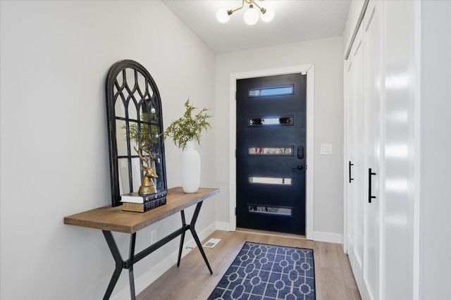 10723 Knollwood Lane, Woodbury, MN 55129