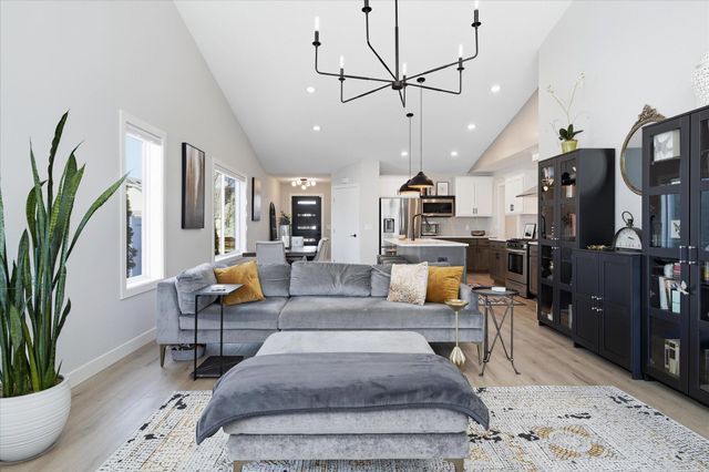 10723 Knollwood Lane, Woodbury, MN 55129