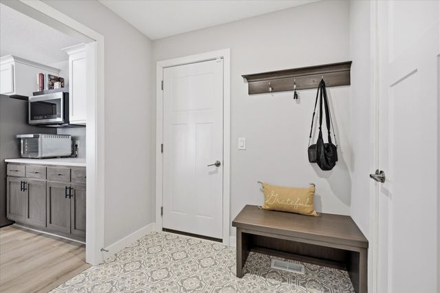 10723 Knollwood Lane, Woodbury, MN 55129