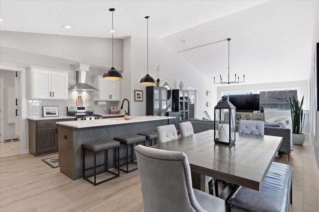 10723 Knollwood Lane, Woodbury, MN 55129