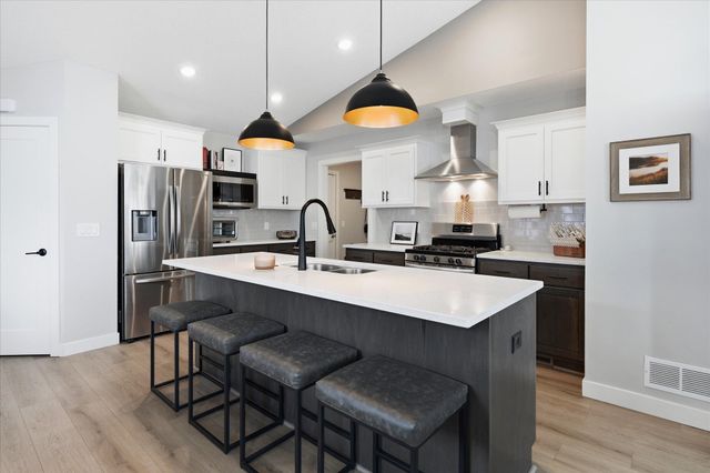 10723 Knollwood Lane, Woodbury, MN 55129