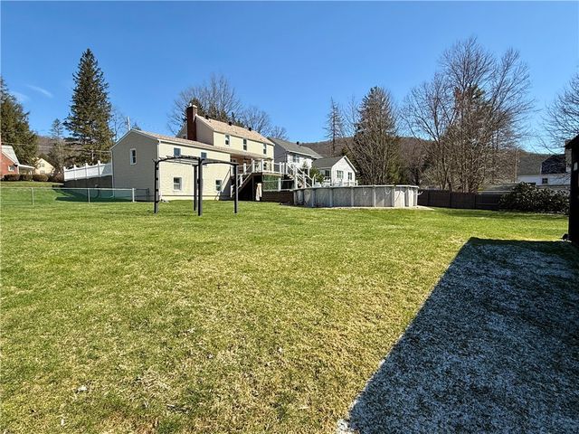 21 Fiske Avenue, Bradford Town, PA 16701