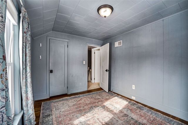 21 Fiske Avenue, Bradford Town, PA 16701