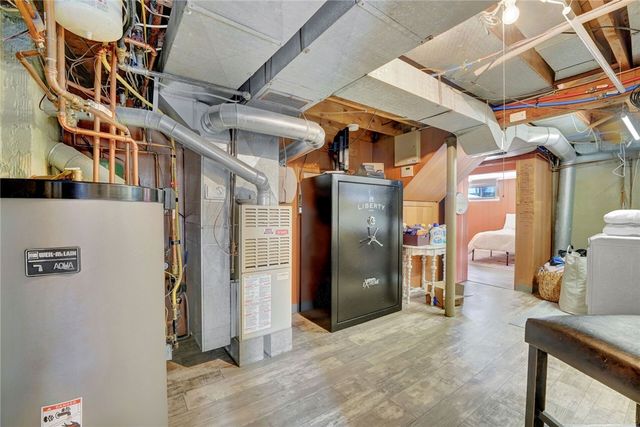 21 Fiske Avenue, Bradford Town, PA 16701