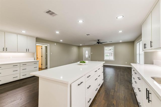 109 Neyland Street, Houston, TX 77022
