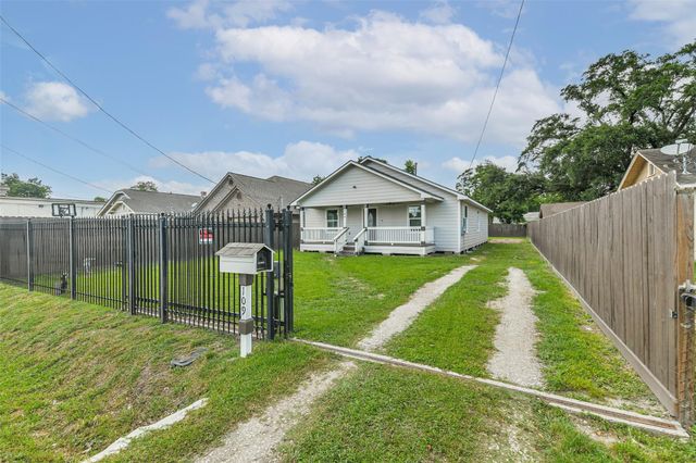 109 Neyland Street, Houston, TX 77022